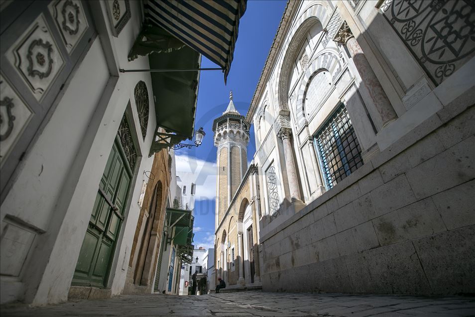 كورونا يسرق بريق "المدينة العتيقة" في تونس