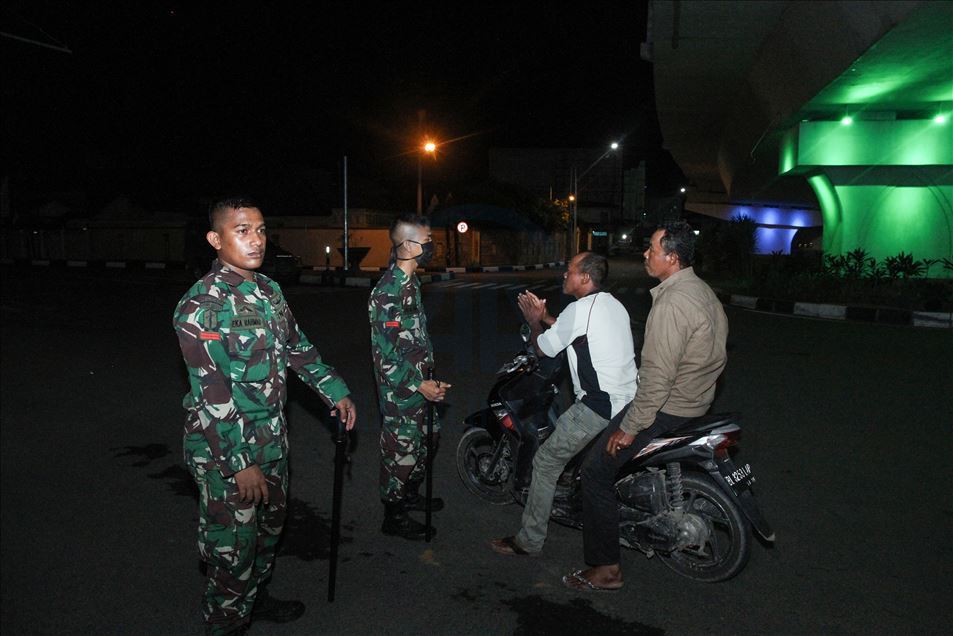 Pemberlakuan jam malam guna mencegah penyebaran COVID-19 di Aceh