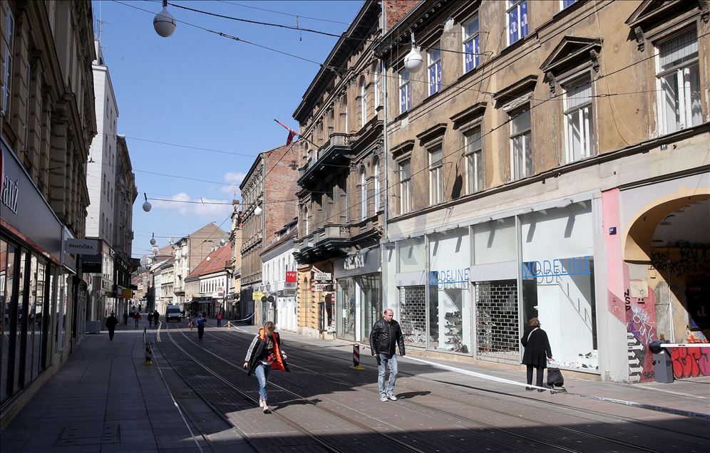 Zagreb: Trgovi prazni zbog koronavirusa 