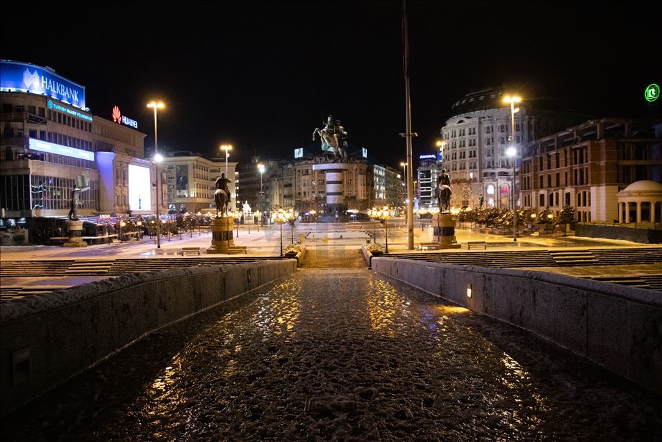 Скопје за време на полицискиот час
