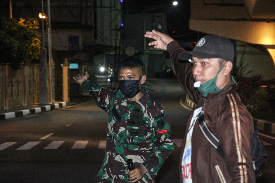 Pemberlakuan jam malam guna mencegah penyebaran COVID-19 di Aceh