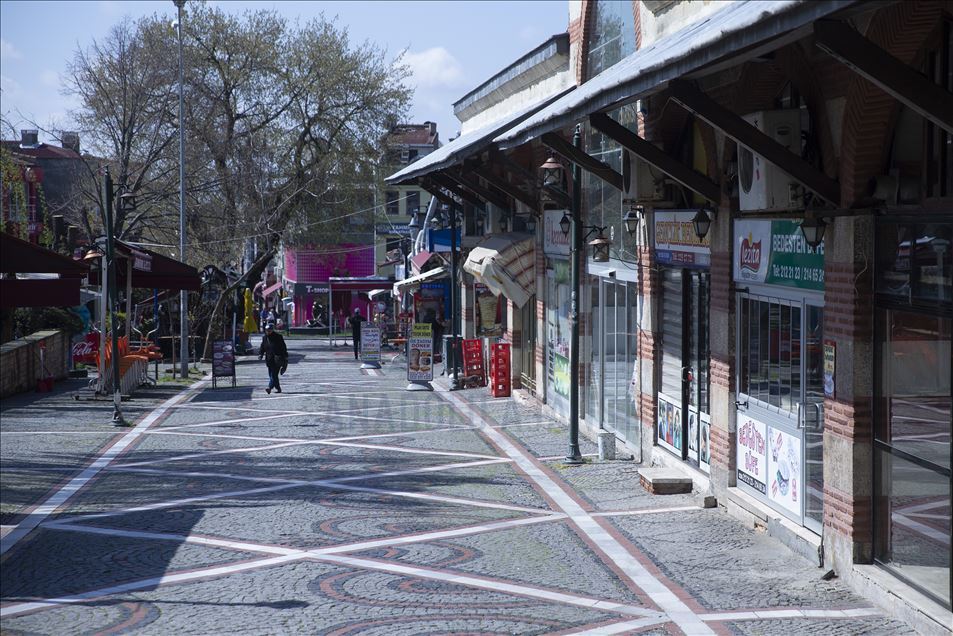 Yurt genelinde 'evde kal' çağrısına büyük oranda uyuluyor ...