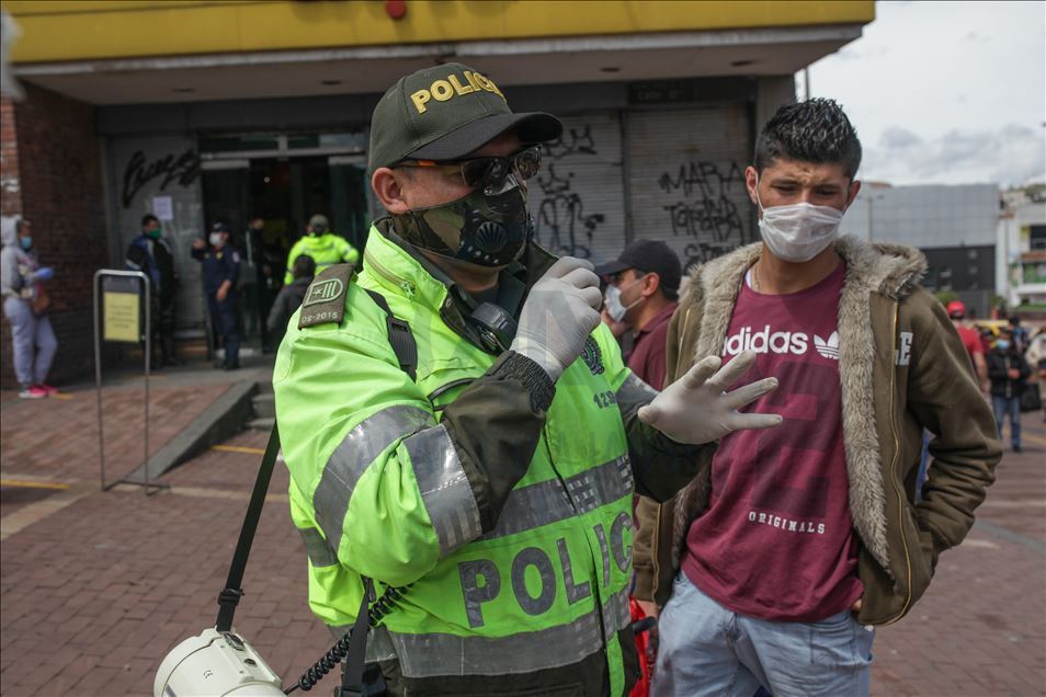 Colombia: varias personas buscan su sustento en medio de la cuarentena por el coronavirus