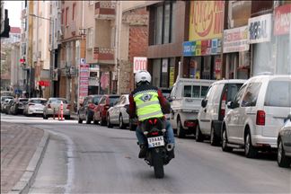Turquie / Covid-19 : Les passionnés de moto au service des personnes âgées dans la ville turque de Kırklareli