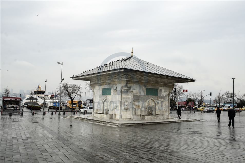 İstanbul'un Meydanları'nda "koronavirüs sessizliği"