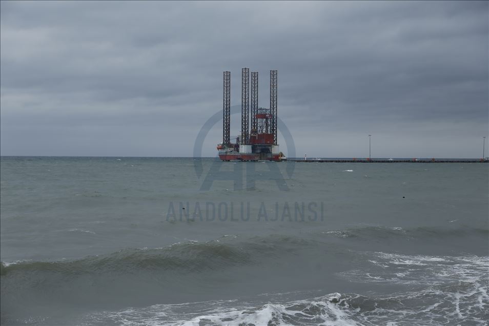 Marmara Denizi'nde ulaşıma poyraz engeli
