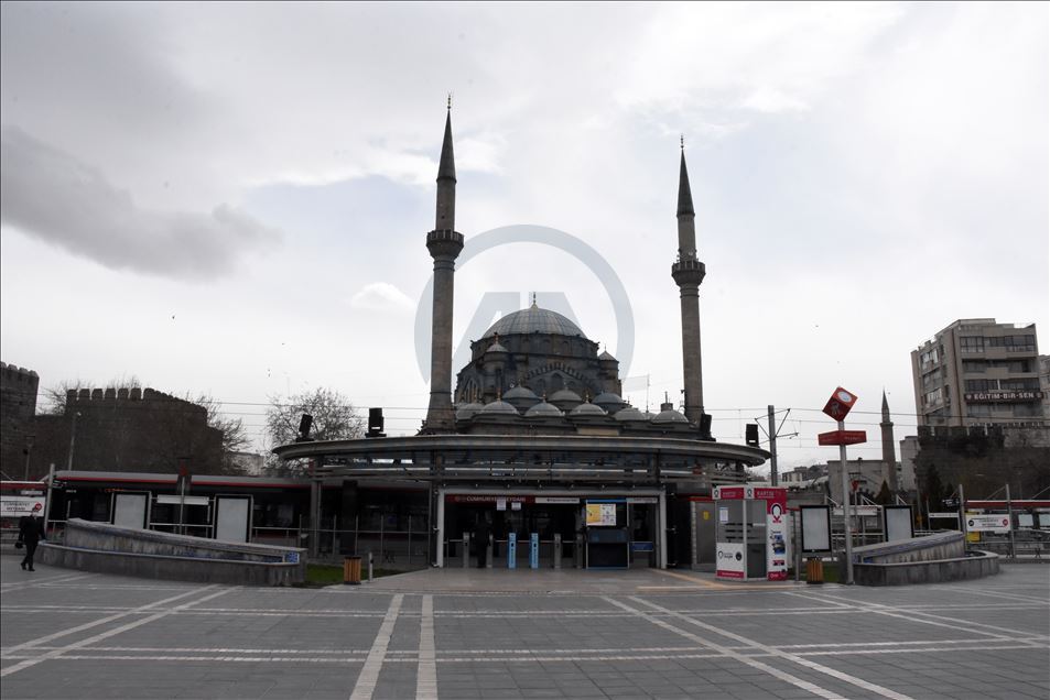 "Evde kal" çağrısına uyuluyor