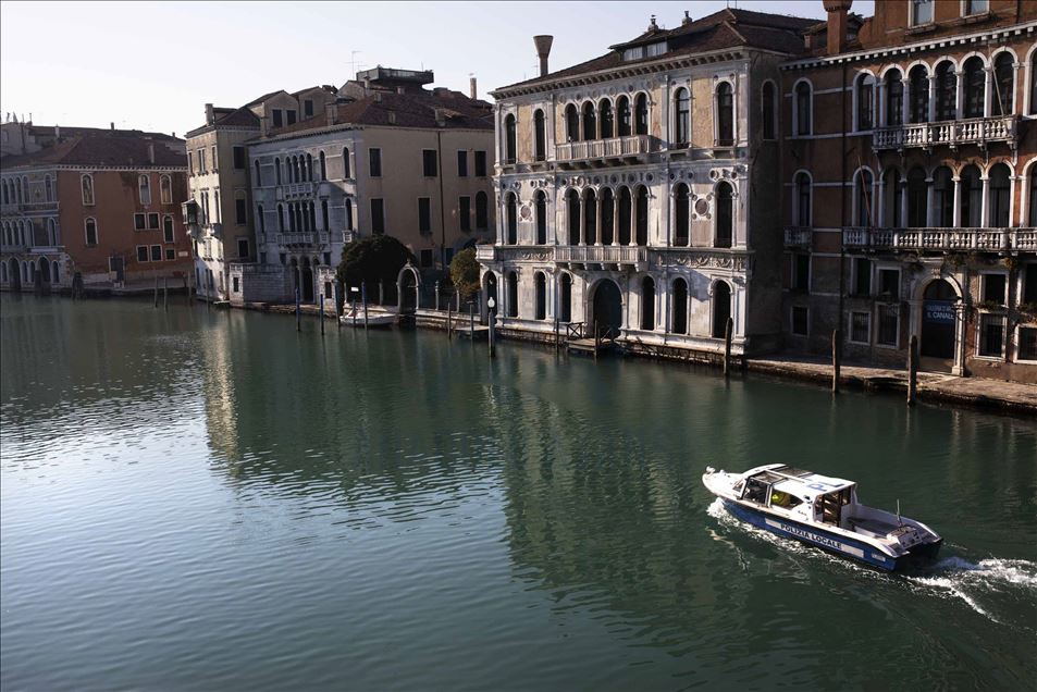 Cuarentena ayuda a que los canales de Venecia se purifiquen
