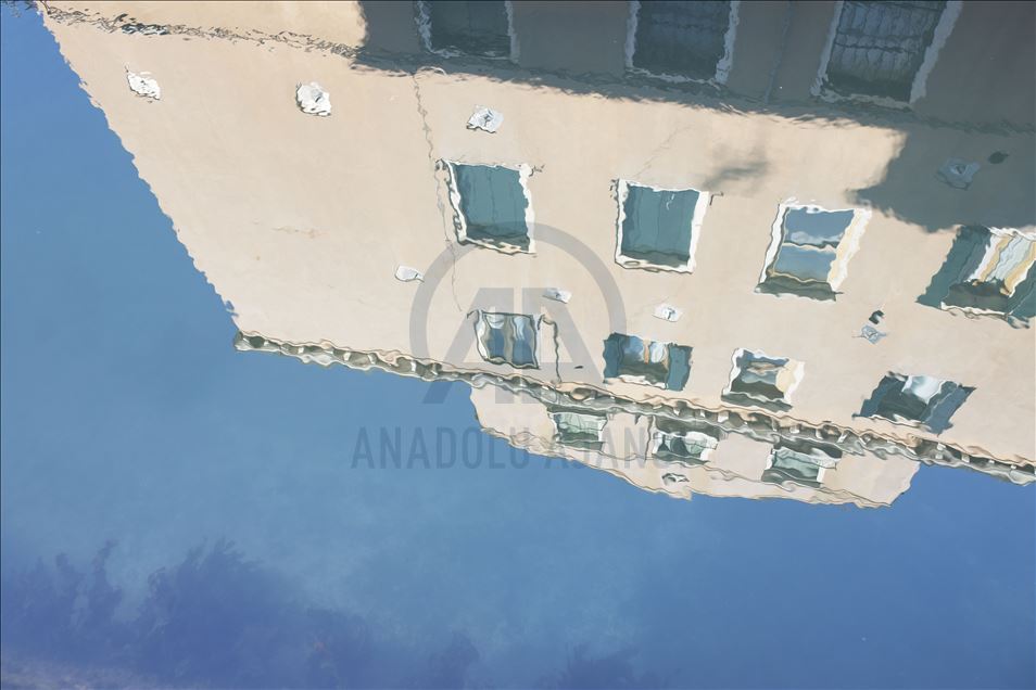 Kanal-kanal Venezia kembali jernih akibat karantina virus korona