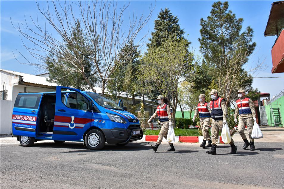 Diyarbakır'da jandarma "Vefa Grubu"nda Kürtçe bilen personelle hizmet veriyor 