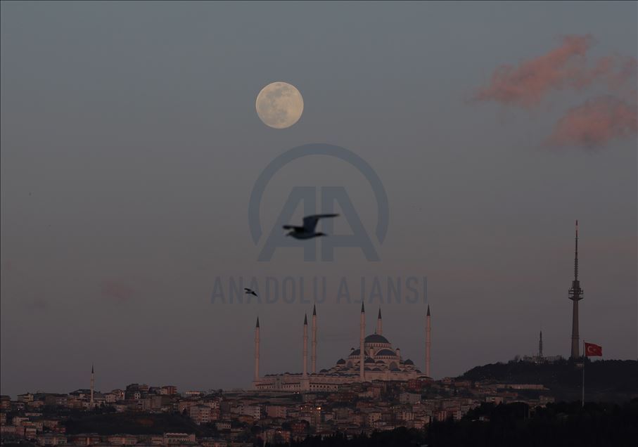 İstanbul'da "Süper Ay"