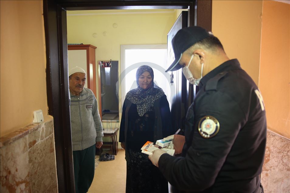 پلیس ترکیه در خط مقدم مبارزه با کرونا