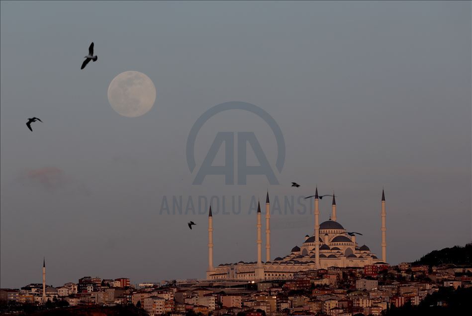 İstanbul'da "Süper Ay"