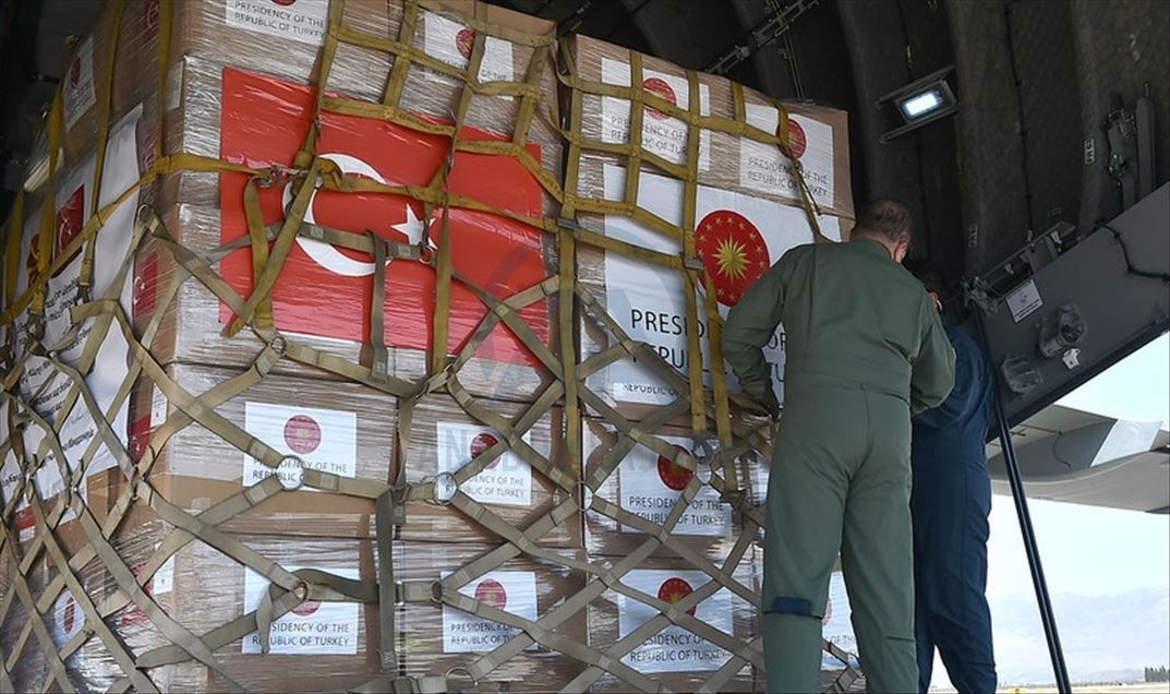 طائرة المساعدات الطبية التركية تصل الجبل الأسود
