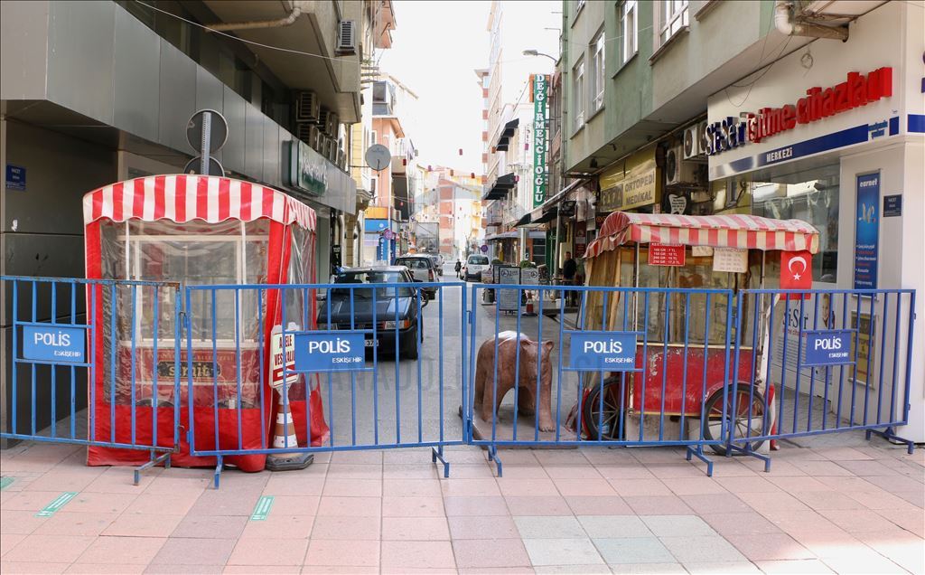 Eskişehir'de bazı caddelere girişler kapatıldı
