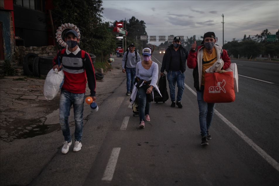 Kolombiya'daki Venezuelalılar karantinanın ardından ülkelerine dönüyor