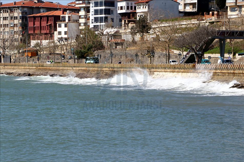 Marmara Denizi'nde poyraz etkisini sürdürüyor
