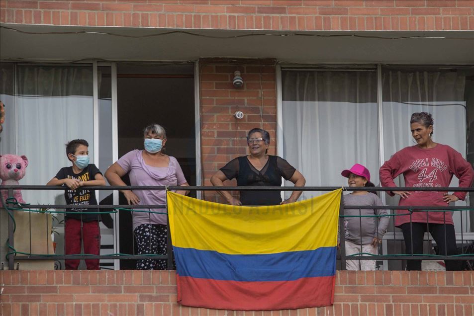 Policía colombiana impulsa actividades físicas en medio del aislamiento preventivo obligatorio por el coronavirus