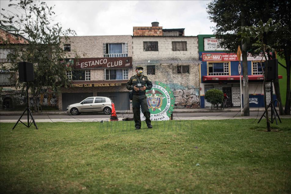 Policía colombiana impulsa actividades físicas en medio del aislamiento preventivo obligatorio por el coronavirus