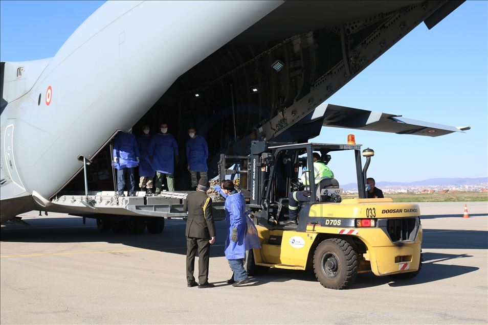 Kosovo recibe ayuda médica por parte de Turquía para afrontar el coronavirus