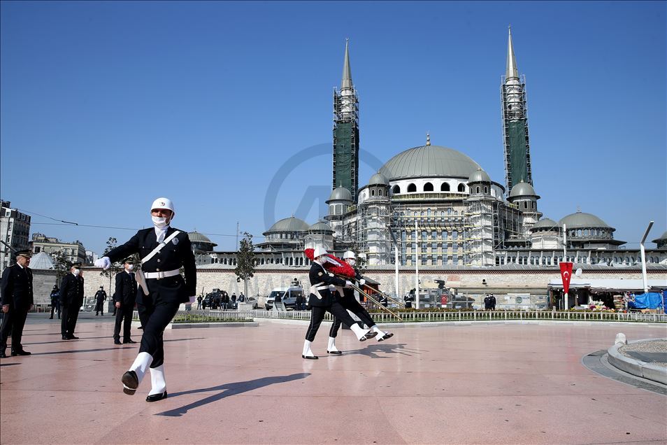 Türk Polis Teşkilatının kuruluşunun 175. yılı törenine "koronavirüs" düzenlemesi