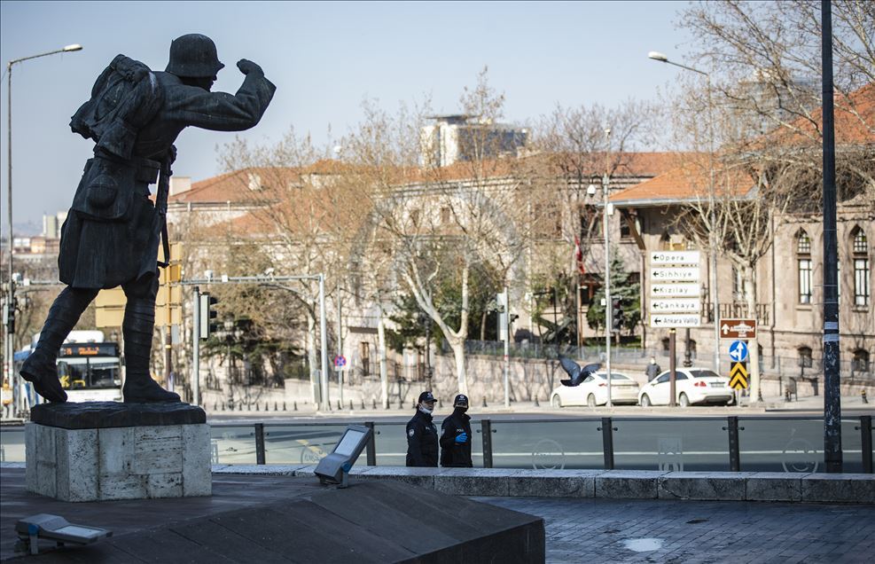 Turqi, rrugët e kryeqytetit të boshatisura gjatë orës policore