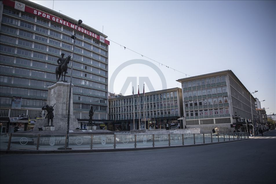 Turqi, rrugët e kryeqytetit të boshatisura gjatë orës policore