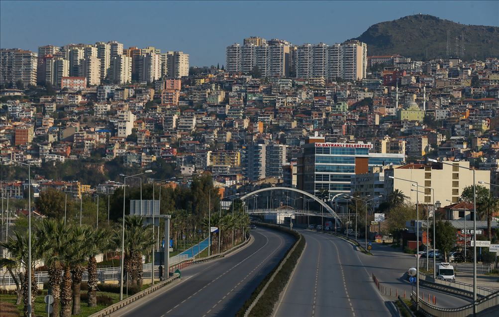 İzmir’de yasağının ardından sokaklar boşaldı