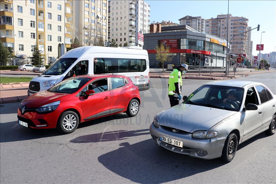 Kayseri'de sokağa çıkma yasağının ardından cadde ve sokaklar boş kaldı

