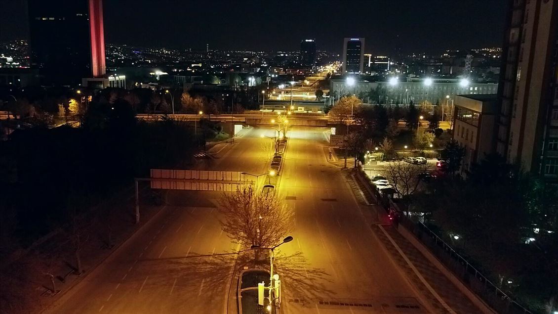 Sessizliğinin hakim olduğu Ankara'nın cadde ve sokakları havadan görüntülendi