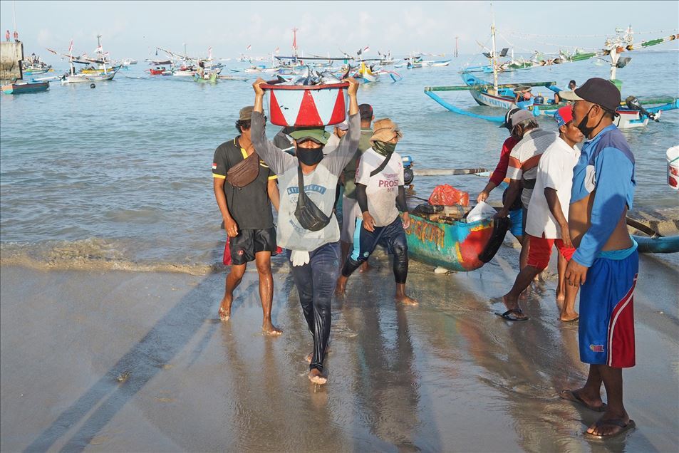 La vida de los pescadores en medio del brote de coronavirus en Bali