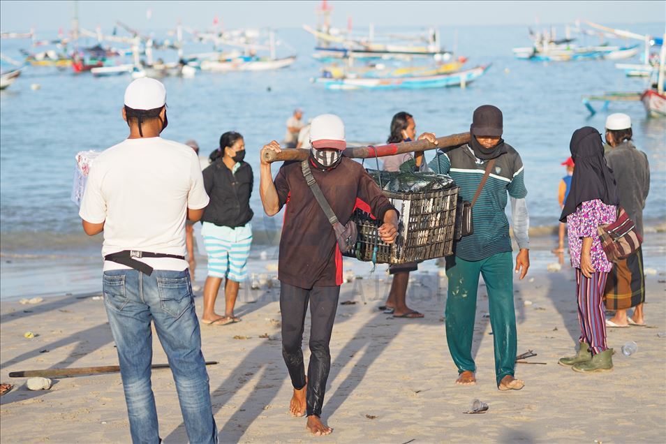 La vida de los pescadores en medio del brote de coronavirus en Bali