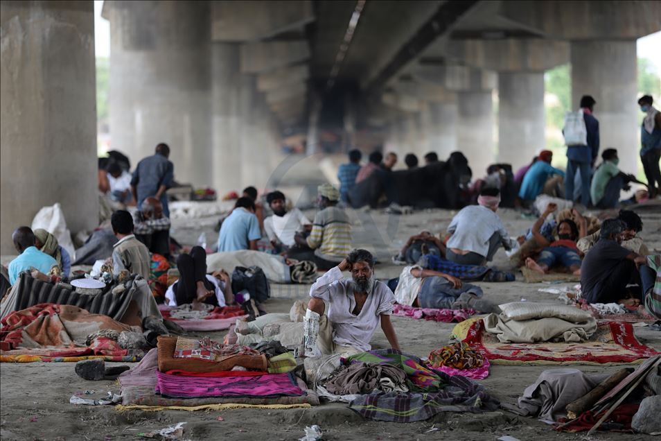 Yeni Delhi'de Kovid-19 tedbirleri