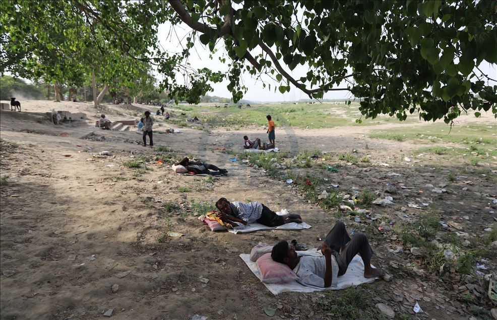Yeni Delhi'de Kovid-19 tedbirleri