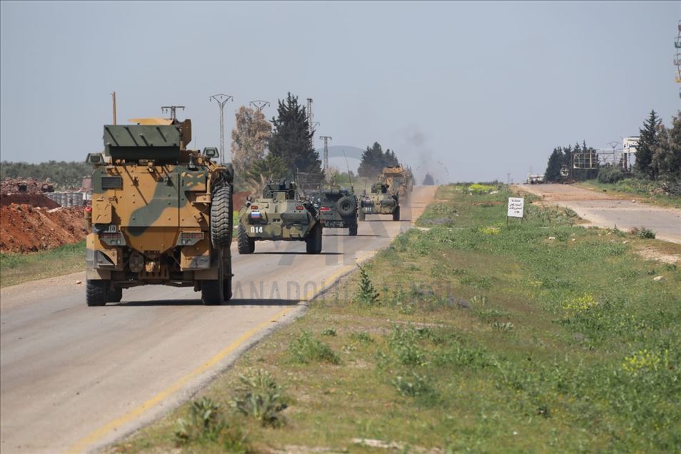 تسيير دورية تركية روسية رابعة على طريق "إم 4" بإدلب السورية