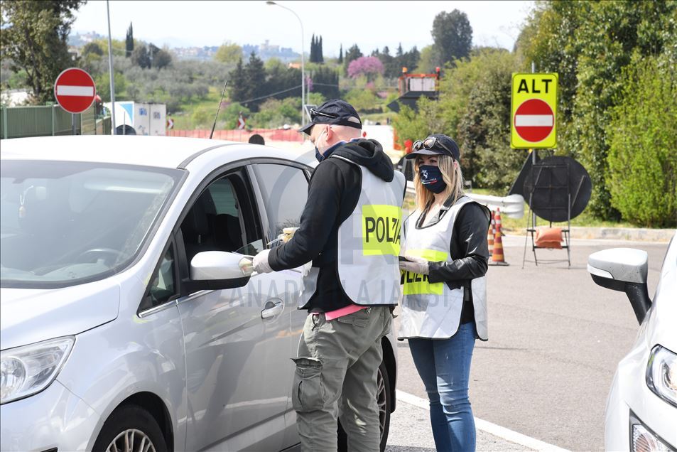 İtalya'da bazı işletmeler tekrar açılıyor
