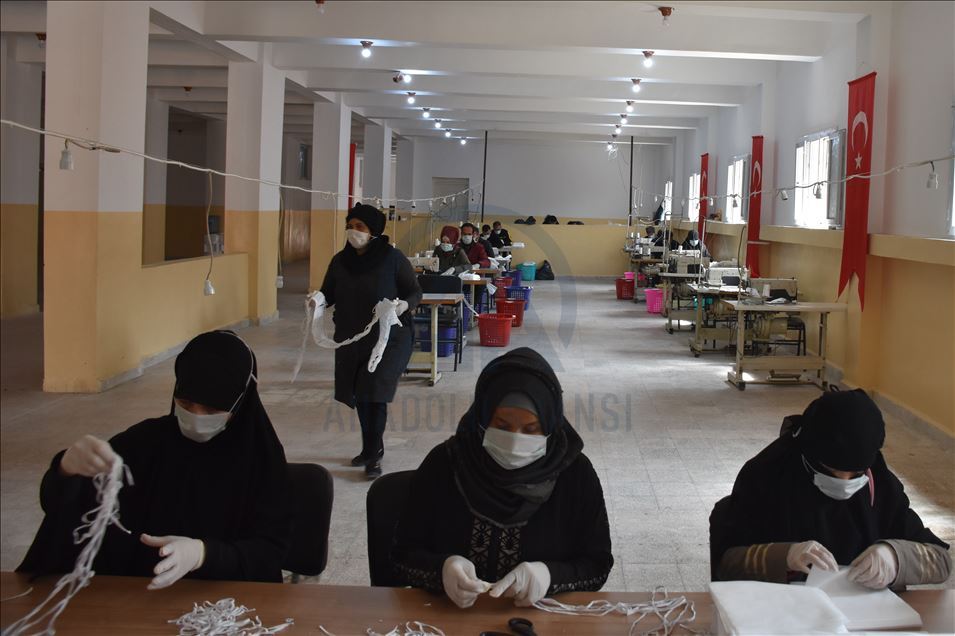 عفرين.. افتتاح ورشة لإنتاج الكمامات الطبية بدعم تركي