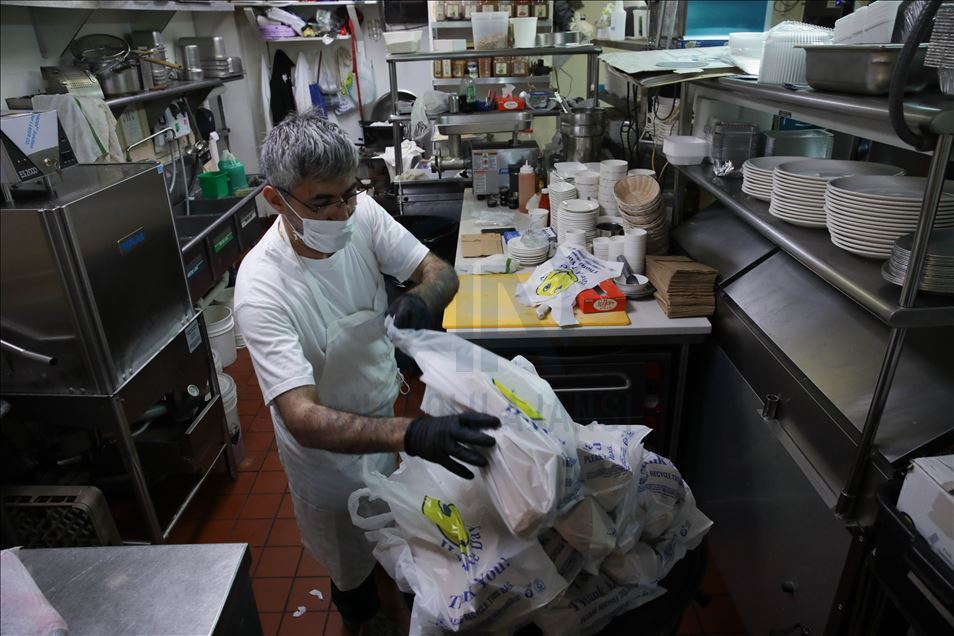 Turkish chef donates food to US hospital amid COVID-19