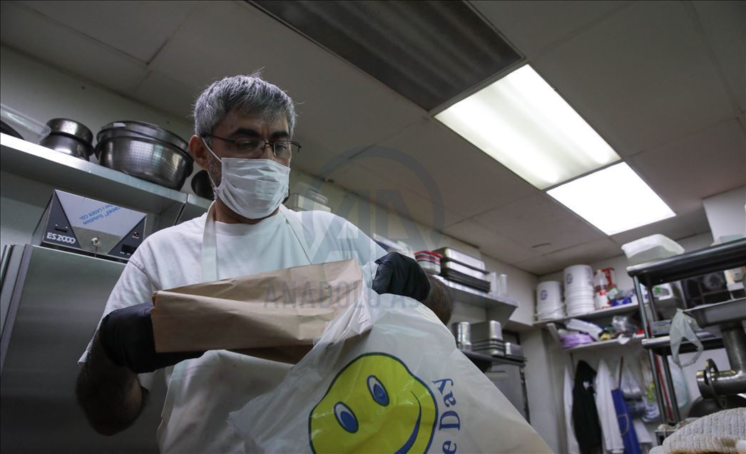 Turkish chef donates food to US hospital amid COVID-19