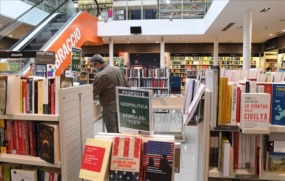 İtalya'da bazı işletmeler tekrar açılıyor