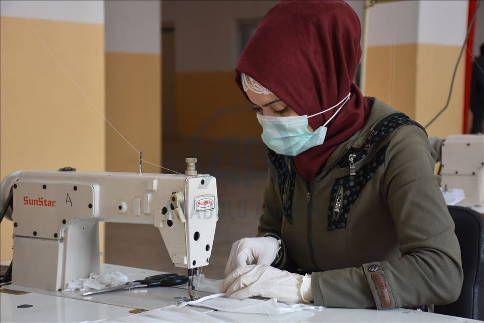 عفرين.. افتتاح ورشة لإنتاج الكمامات الطبية بدعم تركي