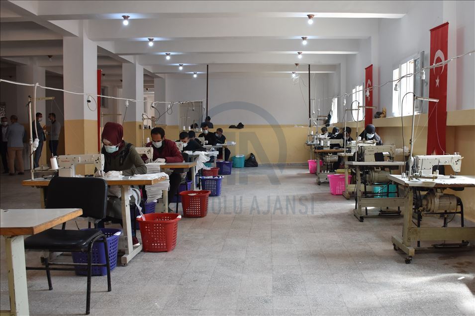 عفرين.. افتتاح ورشة لإنتاج الكمامات الطبية بدعم تركي