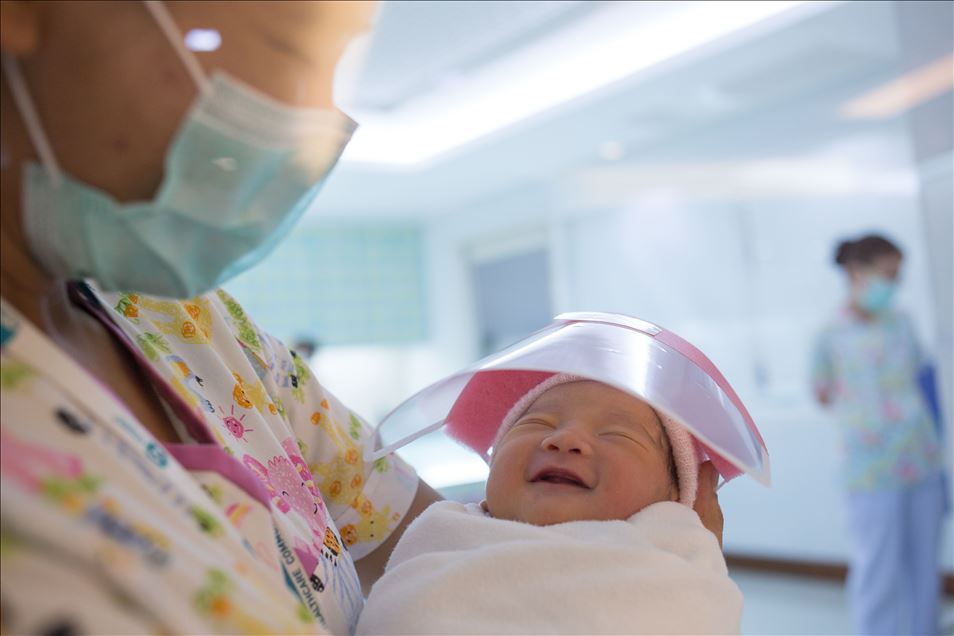 Bangkok'a yeni doğan bebekler için koronavirüs önlemi