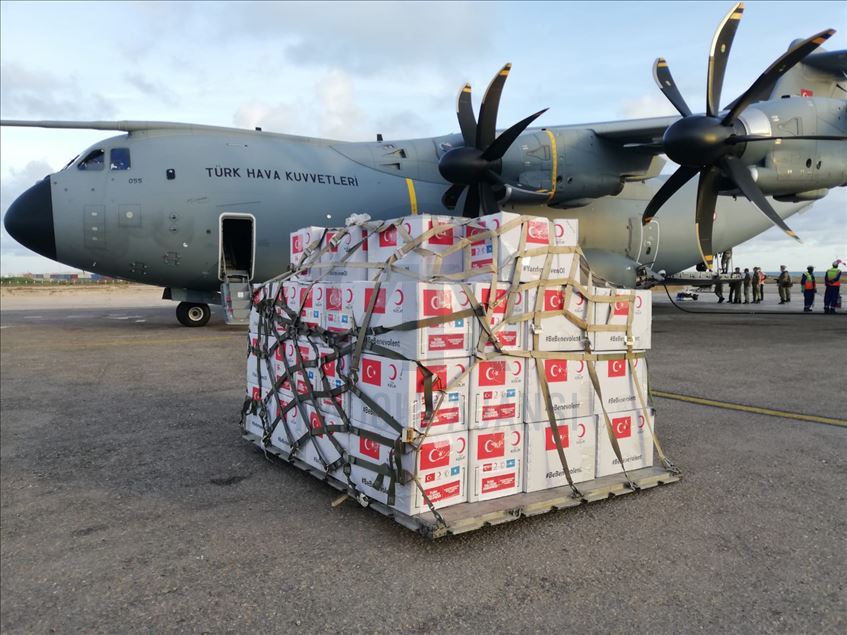 Türkiye'nin gönderdiği sağlık malzemeleri Somali'ye ulaştı