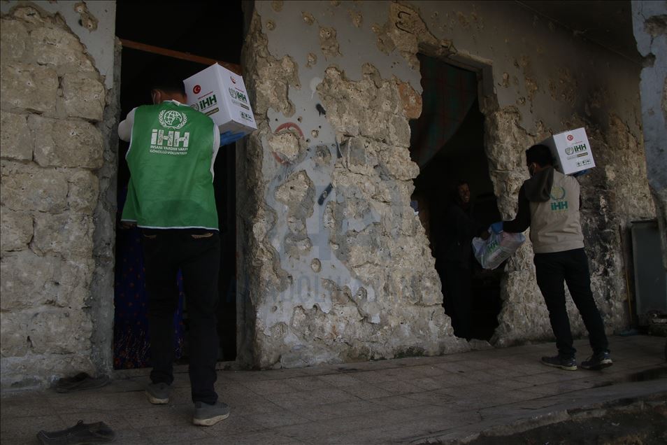 "الإغاثة التركية" تلبي استغاثة 16 عائلة في إدلب

