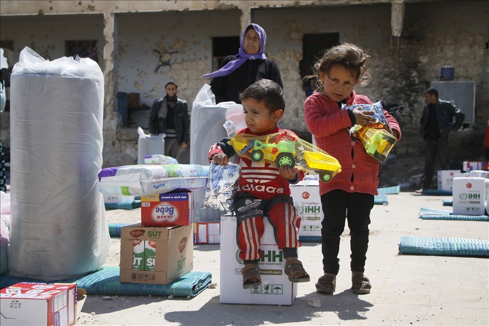 "الإغاثة التركية" تلبي استغاثة 16 عائلة في إدلب
