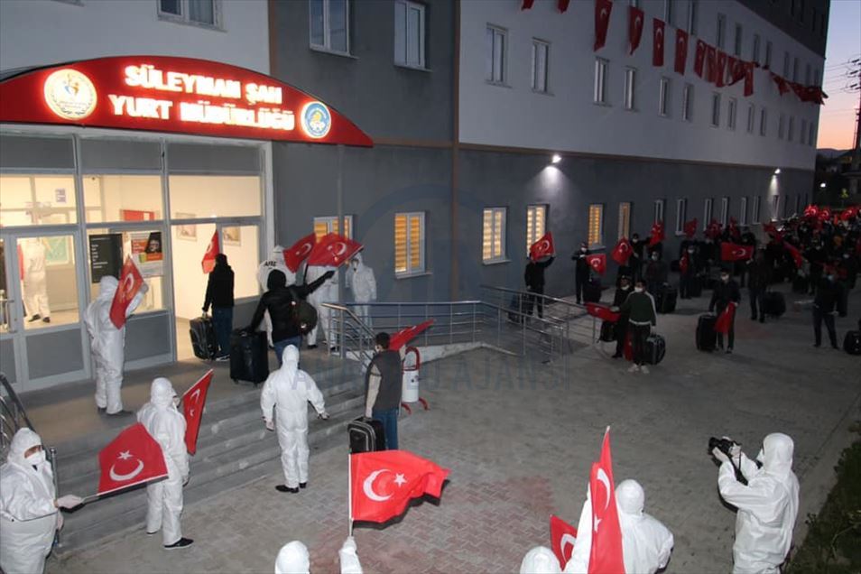 انتقال 73 شهروند ترکیه از قزاقستان
