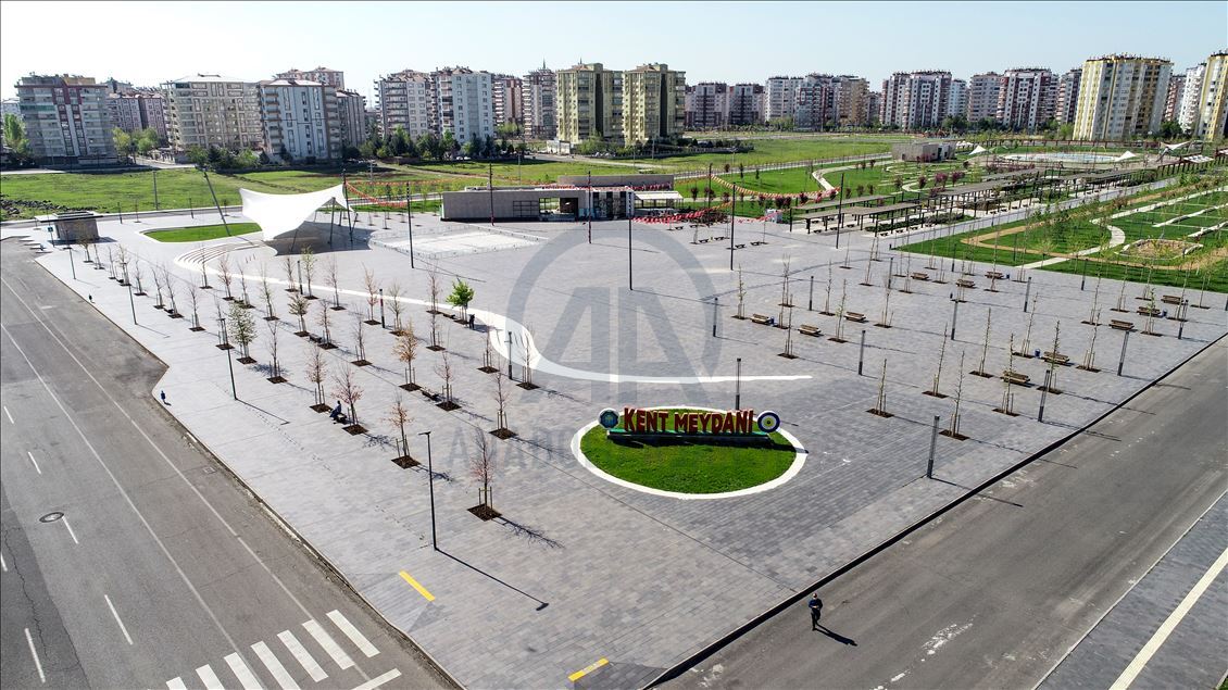 Diyarbakır'da kısıtlamanın ardından sokaklar ve tarihi mekanlar boş kaldı