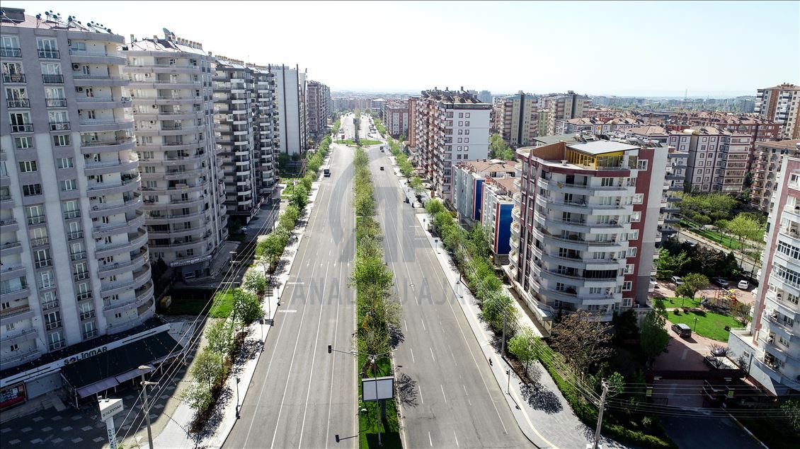 Diyarbakır'da kısıtlamanın ardından sokaklar ve tarihi mekanlar boş kaldı