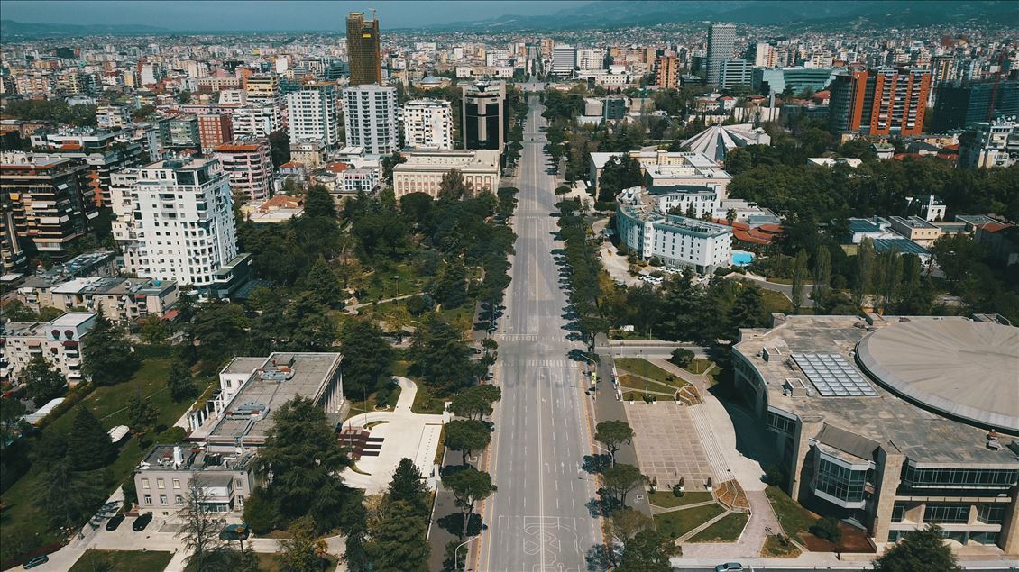 Masat kundër COVID-19, rrugët e Tiranës të boshatisura 
